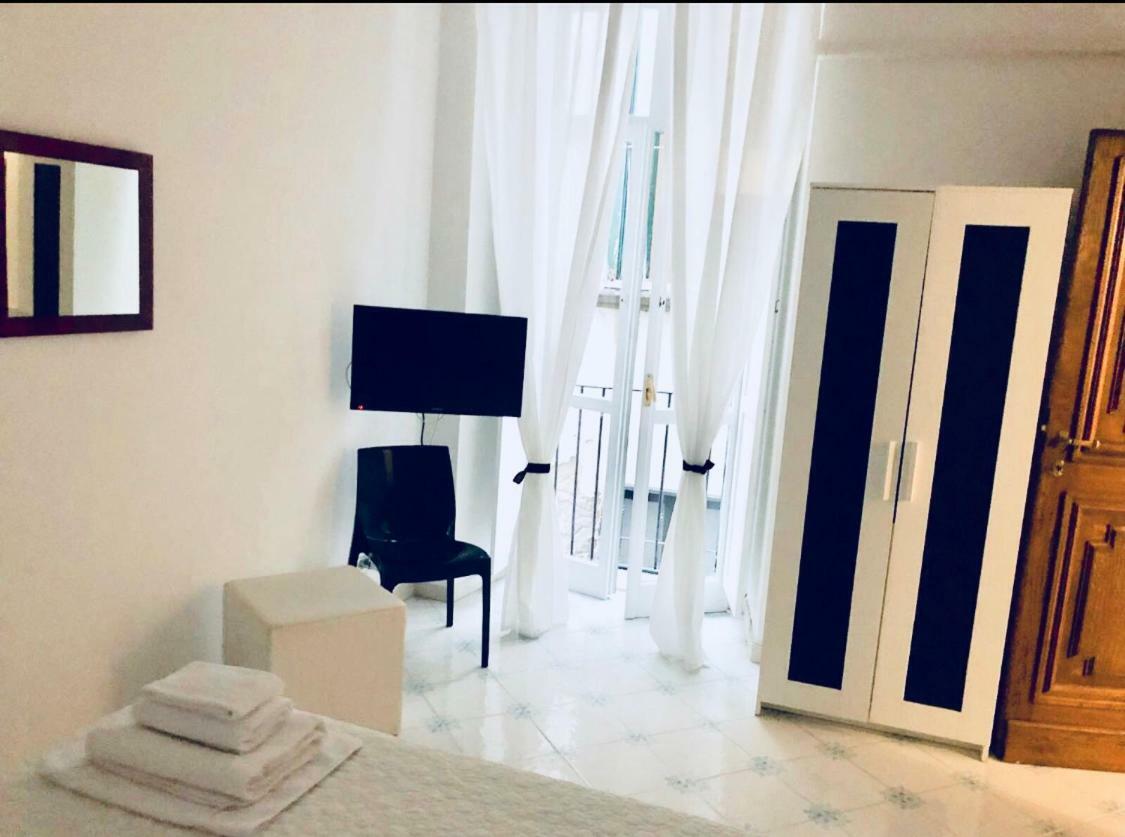Dimora Dei Mercanti Salerno Exteriér fotografie